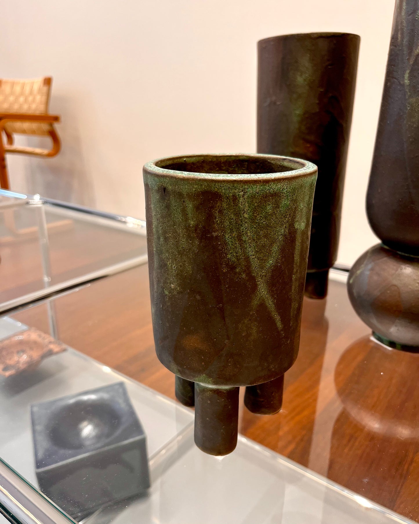 Tripod Vase, Black-Green, Short