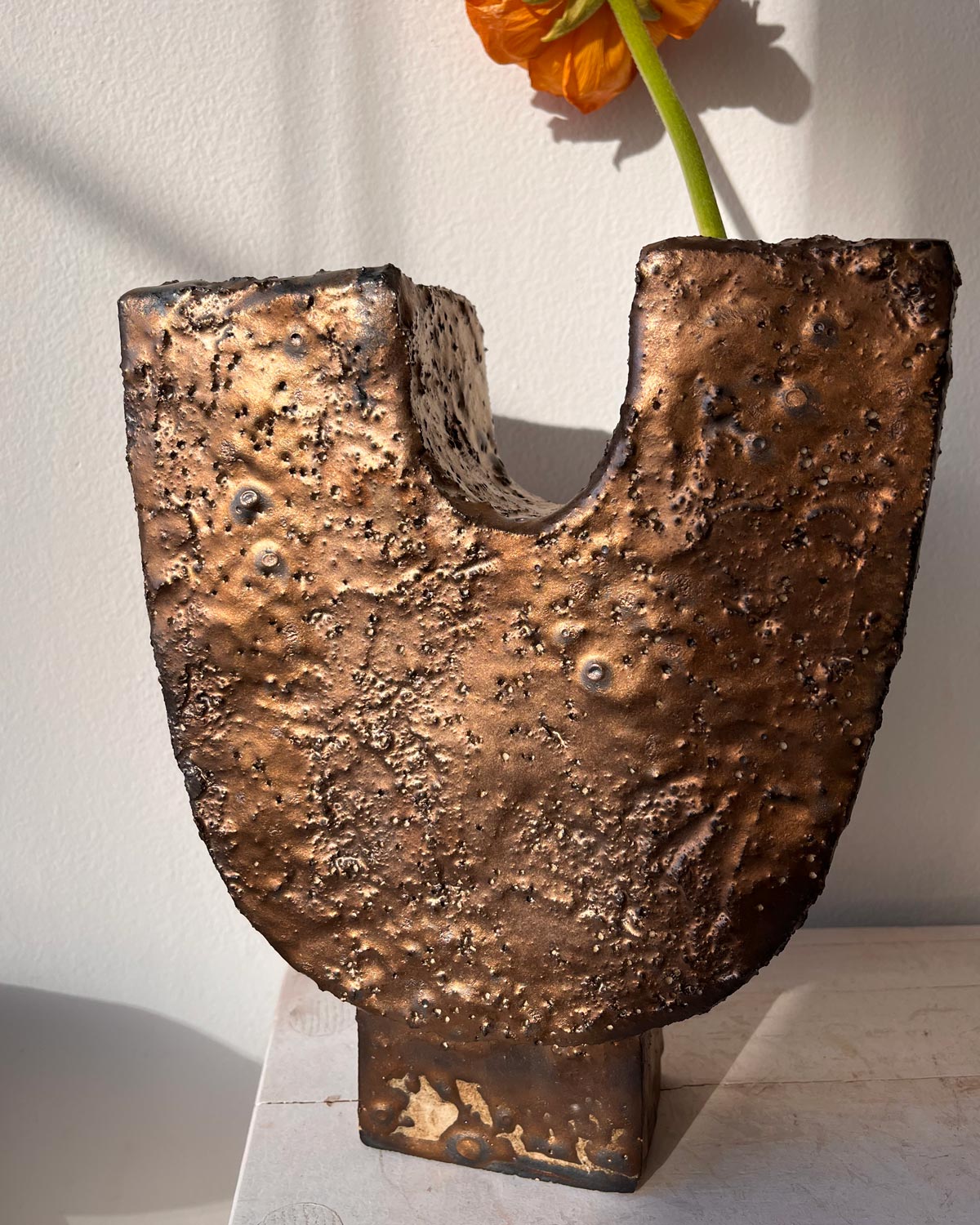 U Vase, Bronze