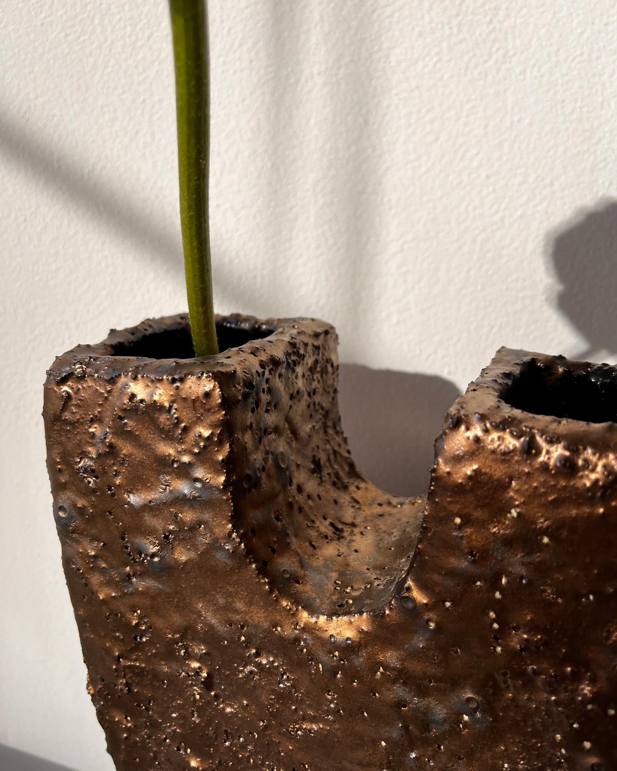 U Vase, Bronze